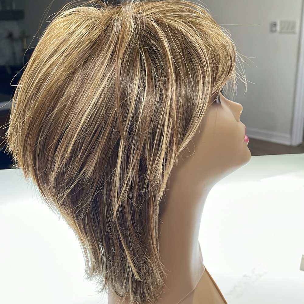 Brown and Tan Layered Wig with Feathered Ends - Picture 7 of 10